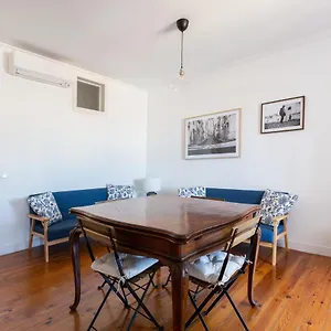 Apartment White & Blue Vintage In Graca, Lissabon